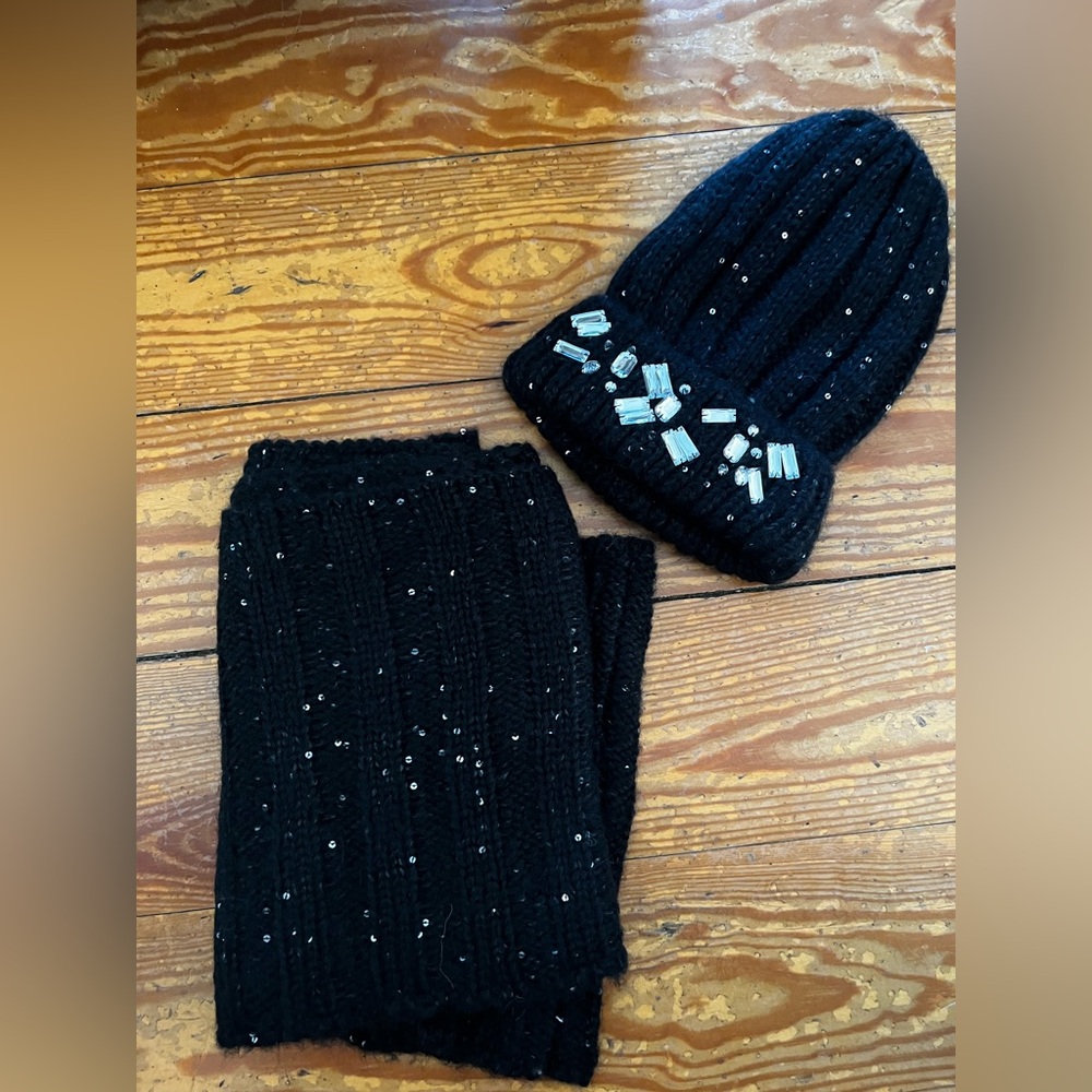 Betsey Johnson Black Textured Scarf & Hat set